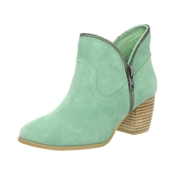 Chinese Laundry Shoes - Chinese Laundry Women's Strawberry Ankle Boots